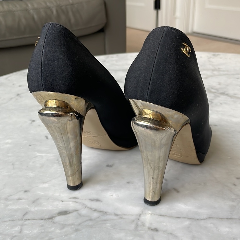 Chanel Pumps - Picture 3 of 17